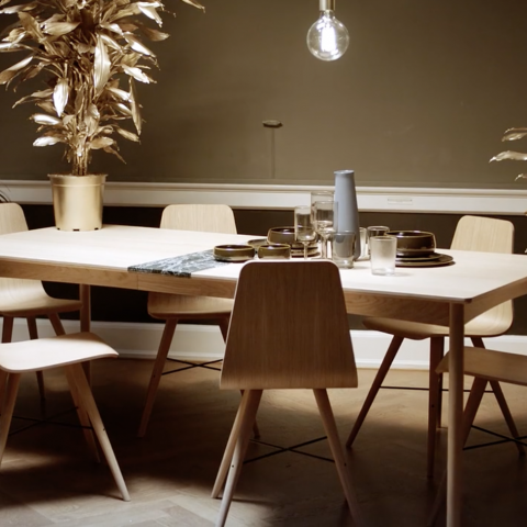 Table en bois moderne